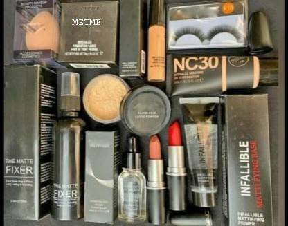 Set of 10 Makeup Kit Combo 1381